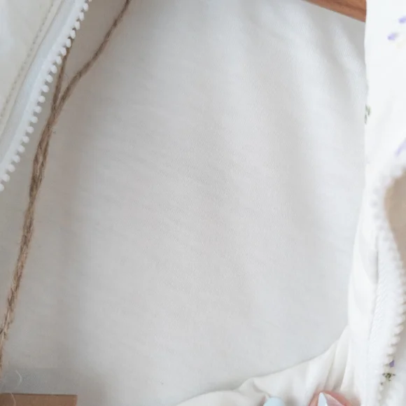 Thread & Supply White Floral Quilted Puffer Vest Purple/Cream - Medium - Picture 6 of 10